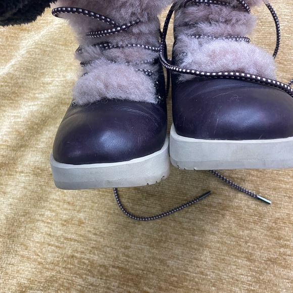 Uggs ankle boots 🥾 lace up, faux fur, non-slip, ladies size 6 - Picture 7 of 9